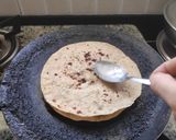 A picture of step 4 of Chapati Sandwich.