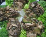 Foto del paso 4 de la receta: Salteado de pollo,🍗calabacin y champiñón en hojas de lechuga🥬🍄🟫🧅