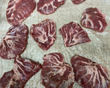 Foto del paso 1 de la receta: Carrilleras ibéricas a la reducción de vino tinto