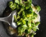 Foto langkah ke 4 dari resep Brokoli Cah Udang.