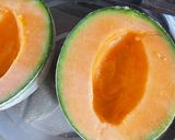 A picture of step 1 of Cantaloupe Slush Drink:🍹.