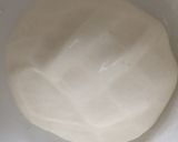 A picture of step 1 of Bánh trôi tàu.