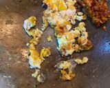 Foto langkah ke 4 dari resep Nasi goreng ayam.