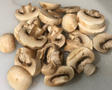 Foto del paso 5 de la receta: Pizza de masa quebrada con soja texturizada y champiñones 🍄