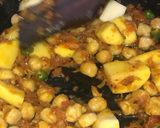 A picture of step 2 of Healthy Chana Soya Curry.