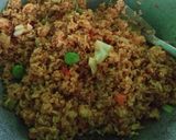 Foto langkah ke 3 dari resep Nasi goreng pedas rumahan.