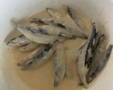 Foto langkah ke 2 dari resep Ikan sarden goreng krispi.