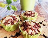 Une image de l'étape 2 de Muffins aux pommes et crumble de cookies au chocolat.