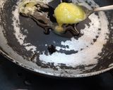 A picture of step 3 of Besan sooji Halwa.