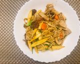 รูปขั้นตอนการทำที่ 3 ของ ผัดหมี่ฮกเกี้ยน ใส่เห็ด เต้าหู้ หมูยอ🐽🥟🍜