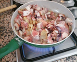 Foto del paso 1 de la receta: Salteado rápido de pulpo y gambas