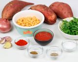 Foto del paso 1 de la receta: Boniatos Rellenos de Garbanzos Especiados