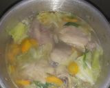 Foto langkah ke 2 dari resep 77. Sop Ayam Sederhana.
