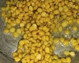 A picture of step 2 of Chana dal barfi.