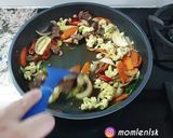 Foto langkah ke 6 dari resep Brokoli mix Tumis Daging Sapi.