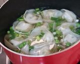 Foto langkah ke 8 dari resep Sup Pangsit Sayuran.