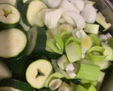 Foto del paso 1 de la receta: Crema de calabacín y puerro