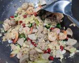 Foto langkah ke 3 dari resep Nasi Goreng Solaria.