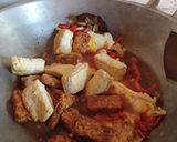 Foto langkah ke 4 dari resep Semur Tahu Tempe Telur.