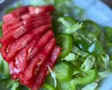 Une image de l'étape 2 de Salade de thon à la sauce d’oignons aigre-douce.