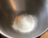 Une image de l'étape 1 de Pâte brisée au lait et fleur d'oranger.