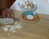 Foto del paso 1 de la receta: Champiñones a la crema con jamón y gambas