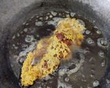 Foto langkah ke 6 dari resep Ayam Goreng Kremes.