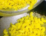 A picture of step 2 of Schezwan macaroni with capsicum.