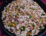 Foto del paso 3 de la receta: Tortilla crujiente de repollo pimiento y jamón