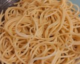 Une image de l'étape 1 de Spaghettis aux sardines (ramen de sardines).