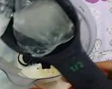 A picture of step 2 of Oreo Coffee Frappucino.