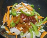 A picture of step 6 of Chinese Bhel.