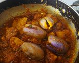 A picture of step 7 of Kathiyawadi Bharwa Baingan & Potato Sabji.