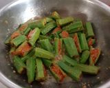 A picture of step 2 of Kathiyawadi super tasty chatpati bharva bhindi sabji.