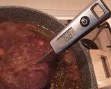 Foto del passaggio 3 della ricetta Brasato al Cabernet