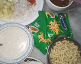 A picture of step 7 of Khatti meethi kurkury ki chaat.