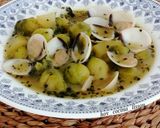 Foto del paso 9 de la receta: Coles de Bruselas con patatas y almejas