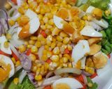 Gambar langkah 4 resipi Fried Chicken Garden Salad.