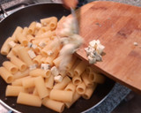 Foto del paso 12 de la receta: Pasta con chorizo, nuez y queso azul