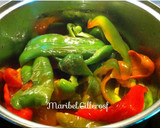 Foto del paso 2 de la receta: Conserva de pimientos caseros, verdes y rojos fritos
