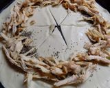 Foto del paso 3 de la receta: Corona de hojaldre de pollo