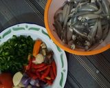 Foto langkah ke 1 dari resep Teri basah masak pedas.