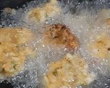 A picture of step 2 of Rice pakoras.