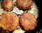 A picture of step 5 of Bachy hoye gosht ky kabab (leftover meat ky kabab).