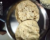 लेफ्टओवर रोटी का पिज़्ज़ा (leftover roti ka pizza recipe in Hindi) रेसिपी चरण 2 फोटो