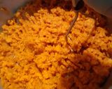 A picture of step 2 of Gajjar halwa.