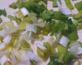 Foto del paso 4 de la receta: Chuleta de cerdo con miel y papines al verdeo