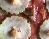 Foto del paso 7 de la receta: Carpaccio de tomate, alficoz, salazones y caviaroli