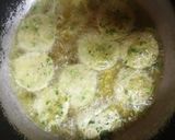 A picture of step 5 of Methi puri.