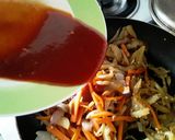 Foto del paso 4 de la receta: Berenjenas🍆 en salsa roja🍅 picante🌶 con arroz blanco🍚